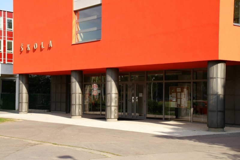 Prevetrávané fasády DEKMETAL - Školy a školské zariadenia