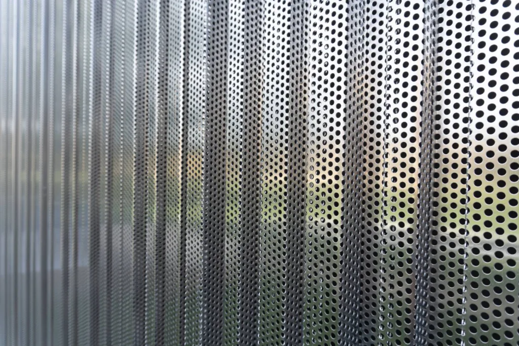 Dekprofile for architect CANTO s perforáciou